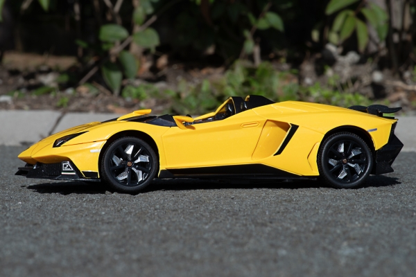 Ferngesteuertes RC Auto Kinder Spielzeug Geschenk Lamborghini Aventador J 21 cm