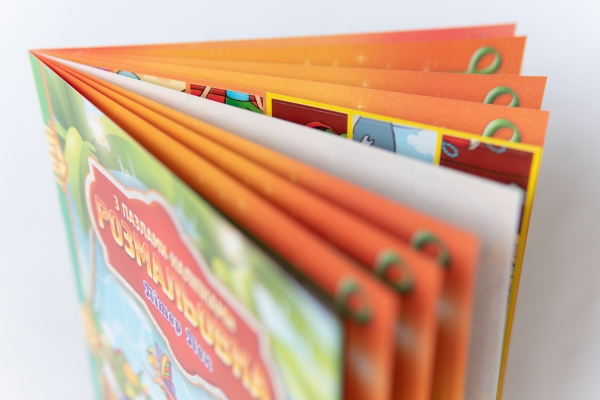 Malbuch für Kinder Farben Kreativität ukrainische Sprache "Malbuch mit Puzzle-Aufklebern "Peter Pan"
